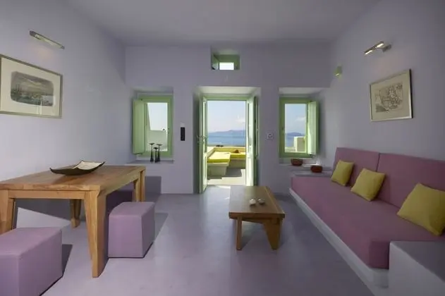 Edge Suite with Outdoor Hot Tub & Caldera View