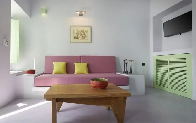 Edge Suite with Outdoor Hot Tub & Caldera View