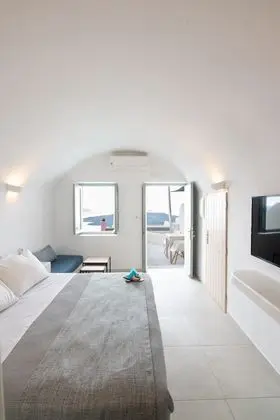 Junior Cave Suite, Caldera View, Private Hot Tub