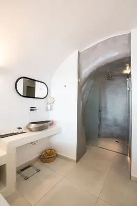Junior Cave Suite, Caldera View, Private Hot Tub