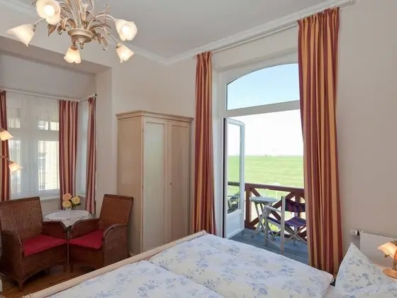 Tek Büyük Yataklı Oda, Balkon, Deniz Manzaralı