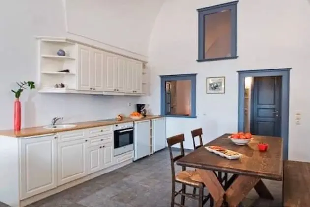 One-Bedroom House with Caldera View