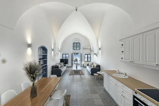 One-Bedroom House with Caldera View