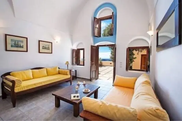 One-Bedroom House with Caldera View