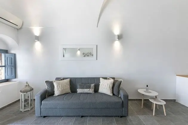 One-Bedroom House with Caldera View