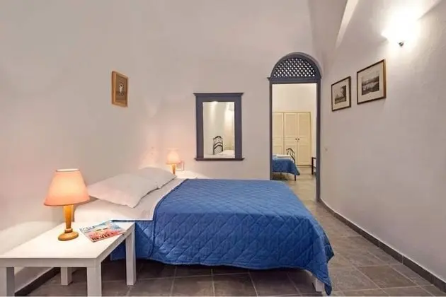 Two-Bedroom House with Caldera View