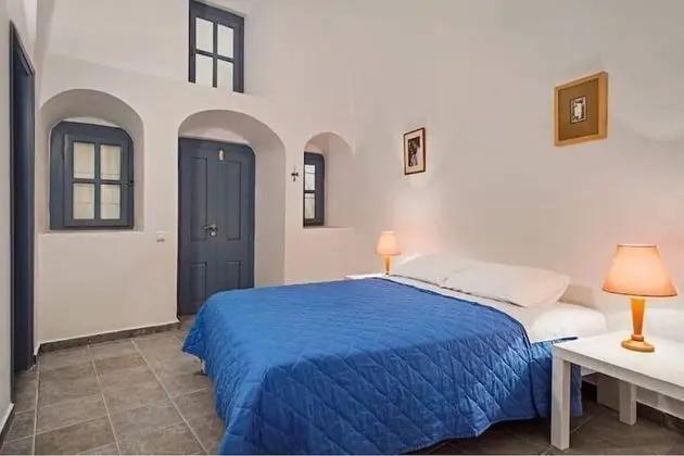 Two-Bedroom House with Caldera View