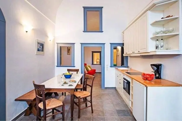 Two-Bedroom House with Caldera View