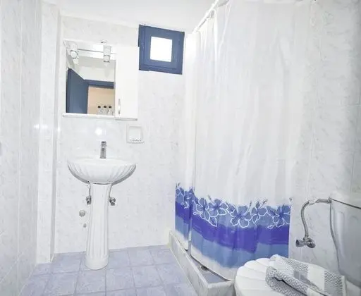 Üç Kişilik Oda, Havuz Manzaralı