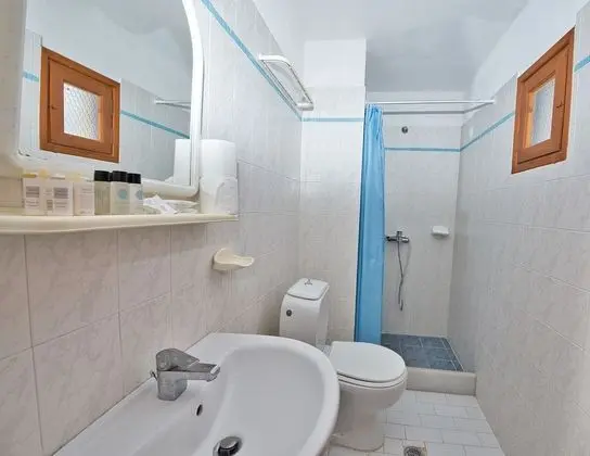 Üç Kişilik Oda, Havuz Manzaralı