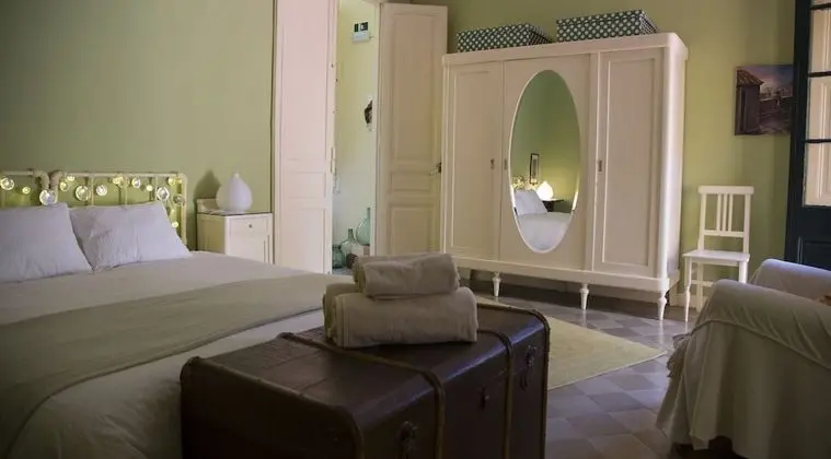 Tek Büyük Yataklı Oda, 1 Büyük (Queen) Boy Yatak, Teras, Bahçe Manzaralı