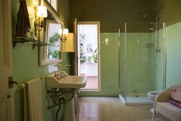 Tek Büyük Yataklı Oda, 1 Büyük (Queen) Boy Yatak, Teras, Bahçe Manzaralı