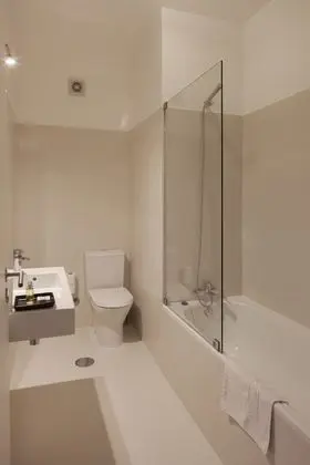 Comfort Tek Büyük Yataklı Oda