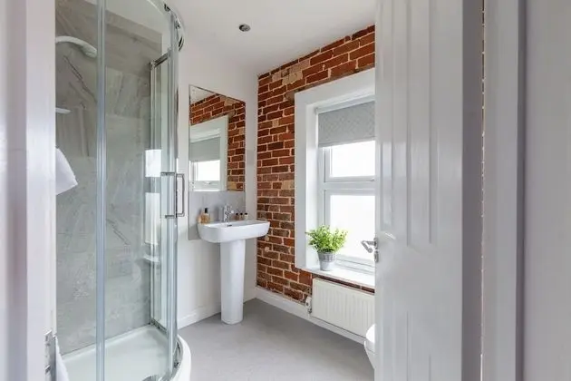 Tek Büyük Yataklı Oda, Banyolu/Duşlu, Deniz Manzaralı (King Ensuite)