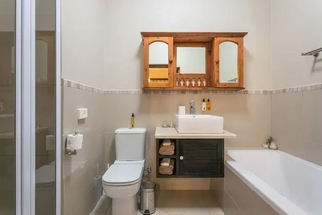 Deluxe Tek Büyük Yataklı Oda, 1 Yatak Odası, Özel Banyo, Avlu (Deluxe Queen Suite )