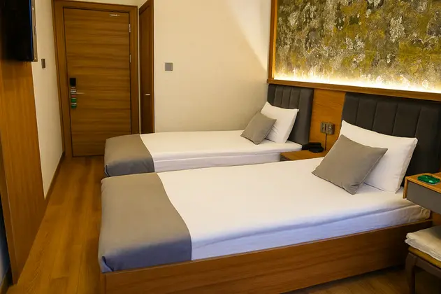 https://images.odamax.com/img/1024x768/odamax/image/upload/Calenberg_Hotel_202511061615087_7.png