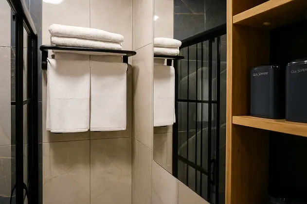 https://images.odamax.com/img/1024x768/odamax/image/upload/Calenberg_Hotel_202511061615095_10.png