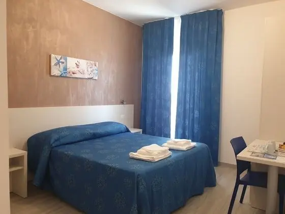 Tek Büyük veya İki Ayrı Yataklı Oda, Balkon (Viola)