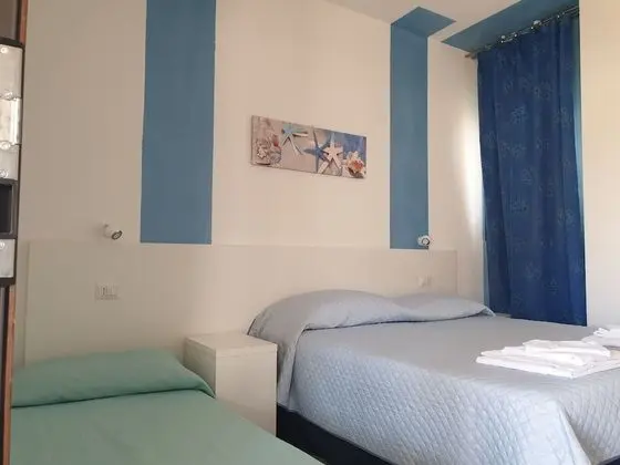 Tek Büyük veya İki Ayrı Yataklı Oda (Letizia)