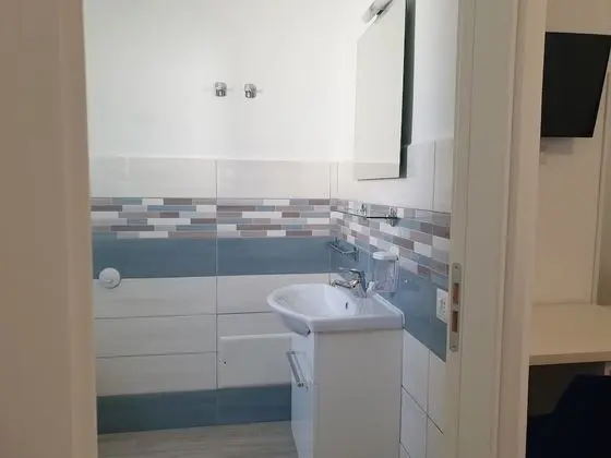 Tek Büyük veya İki Ayrı Yataklı Oda (Letizia)