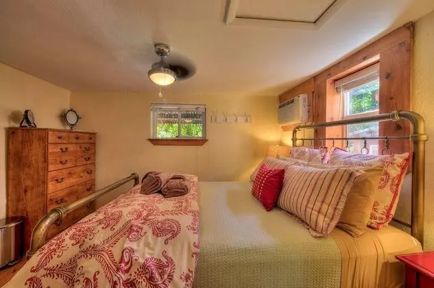 Basic Kır Evi, 1 Büyük (Queen) Boy Yatak ve Çekyat (Garden, Pet Friendly)