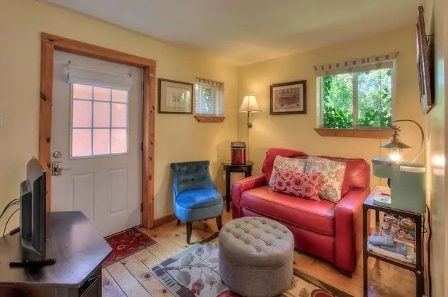Basic Kır Evi, 1 Büyük (Queen) Boy Yatak ve Çekyat (Garden, Pet Friendly)