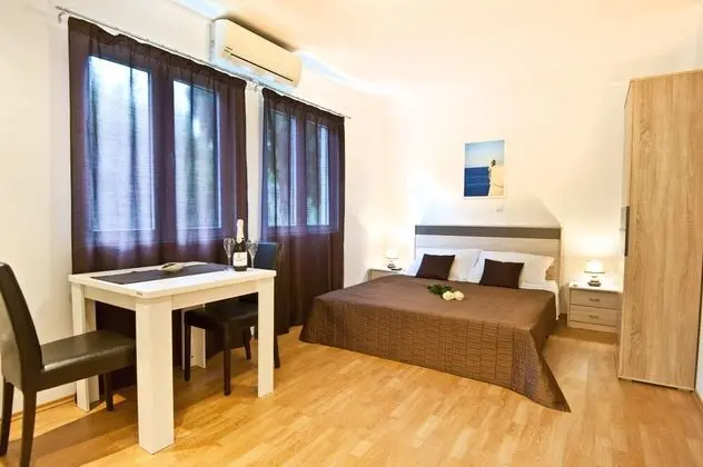 Comfort Stüdyo Süit, Havuz Manzaralı