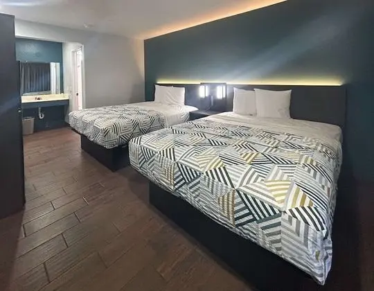 Standard Oda, 2 Büyük (Queen) Boy Yatak, Sigara İçilmez, Buzdolabı ve Mikrodalga