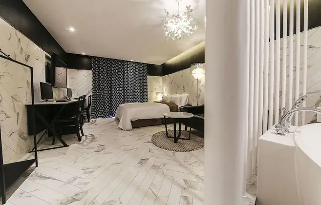 Deluxe Tek Büyük Yataklı Oda