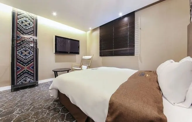 Standard Tek Büyük Yataklı Oda