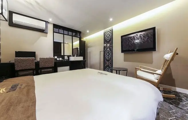 Standard Tek Büyük Yataklı Oda