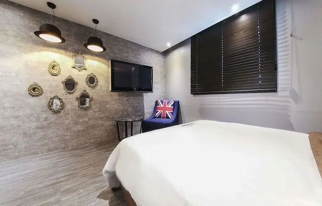 Standard Tek Büyük Yataklı Oda