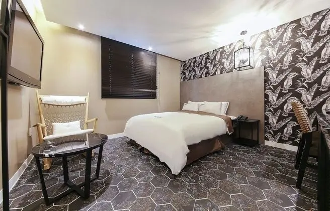 Standard Tek Büyük Yataklı Oda