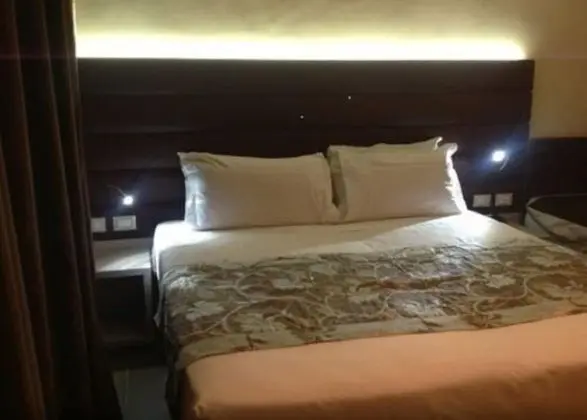 Superior Tek Büyük veya İki Ayrı Yataklı Oda