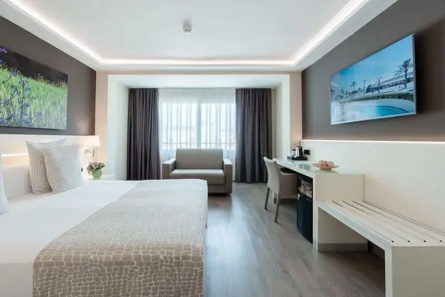Üç Kişilik Oda, Dağ Manzaralı