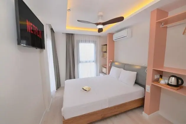 Comfort Oda, Deniz veya Kara Manzaralı, Balkonlu