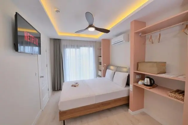 Comfort Oda, Deniz veya Kara Manzaralı, Balkonlu