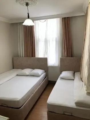 Tek Büyük veya İki Ayrı Yataklı Oda