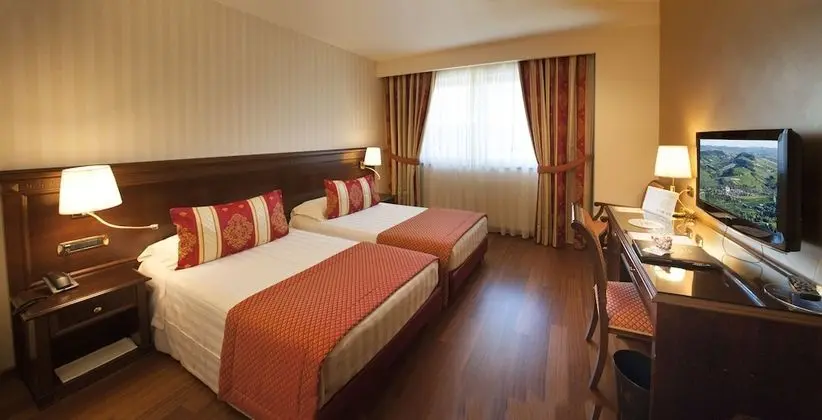 Classic Tek Büyük Yataklı Oda