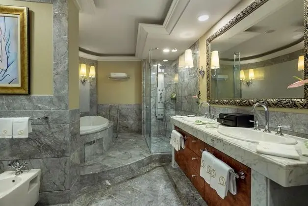 https://images.etstur.com/files/images/hotelImages/TR/50656/l/Calista-Luxury-Resort-Oda-316418.jpg