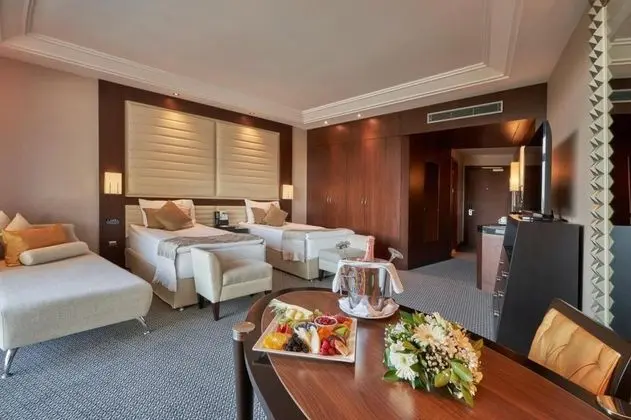 Superior Connection Room