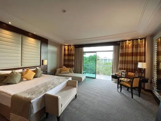 Superior Connection Room