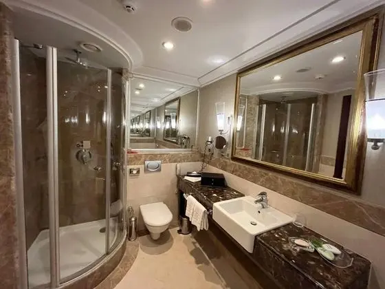 Superior Connection Room