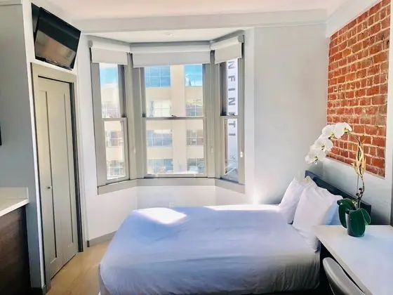 Signature Oda, 1 Büyük (Queen) Boy Yatak, Küçük Mutfak (Wellness Room)