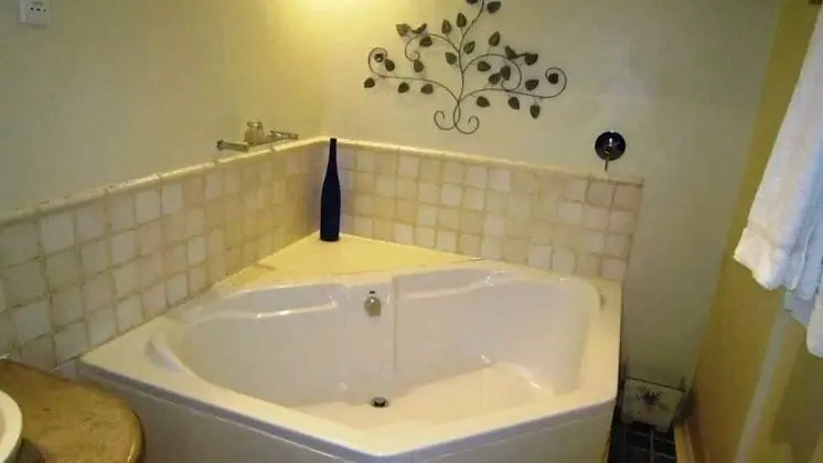 Luxury Oda