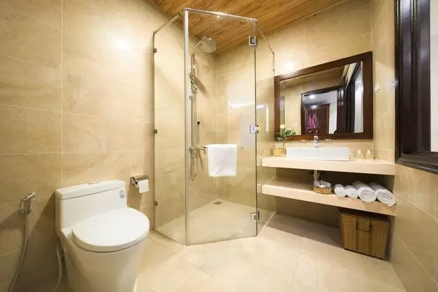 Deluxe Oda, Balkon, Havuz Manzaralı