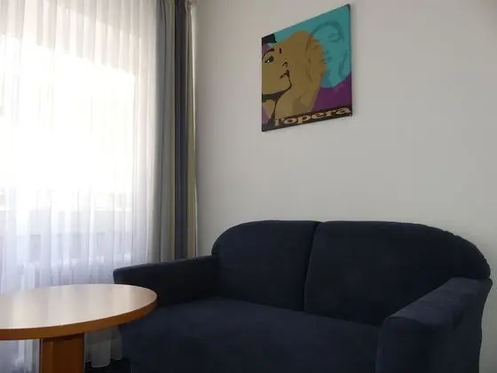 Üç Kişilik Oda