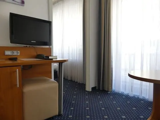 Üç Kişilik Oda