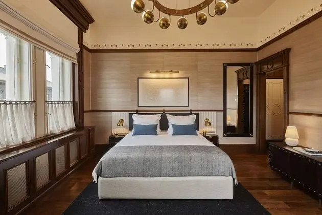Deluxe Tek Büyük Yataklı Oda