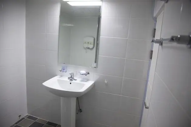 Twin Room (Free Parking)